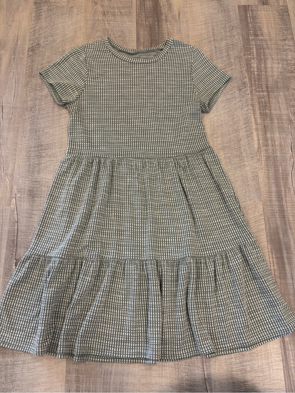 Women’s Olive Green Check Short-Sleeve Tiered Dress